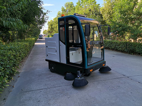 電動掃地車